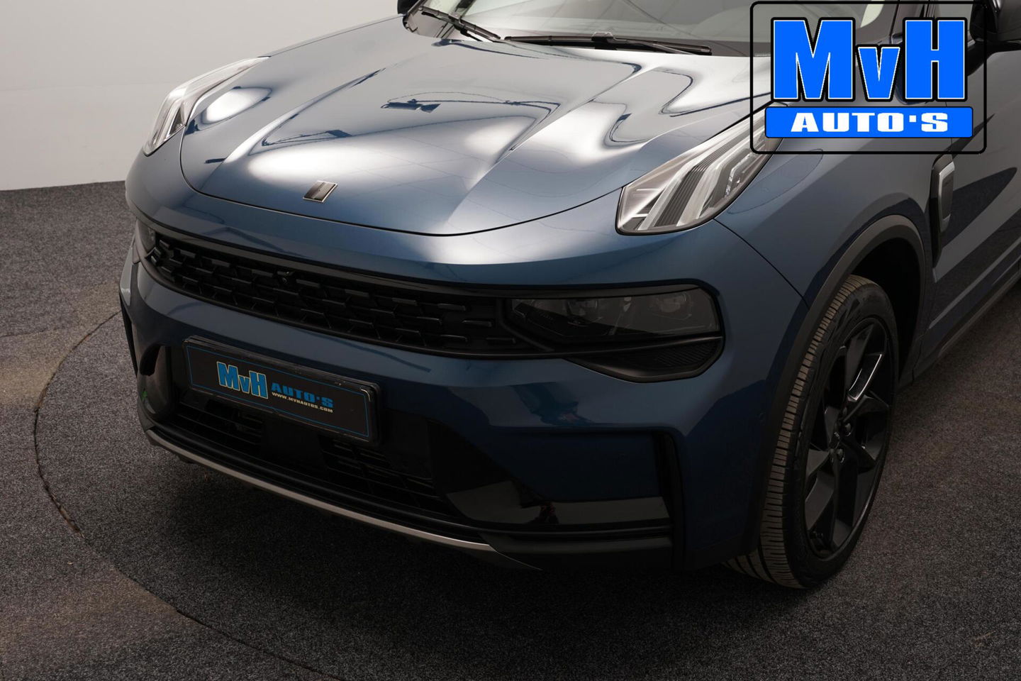 Lynk & Co 01 1.5 Hybride|FULL BLACK XL|ZWARTE.HEMEL|TREKH|NAP