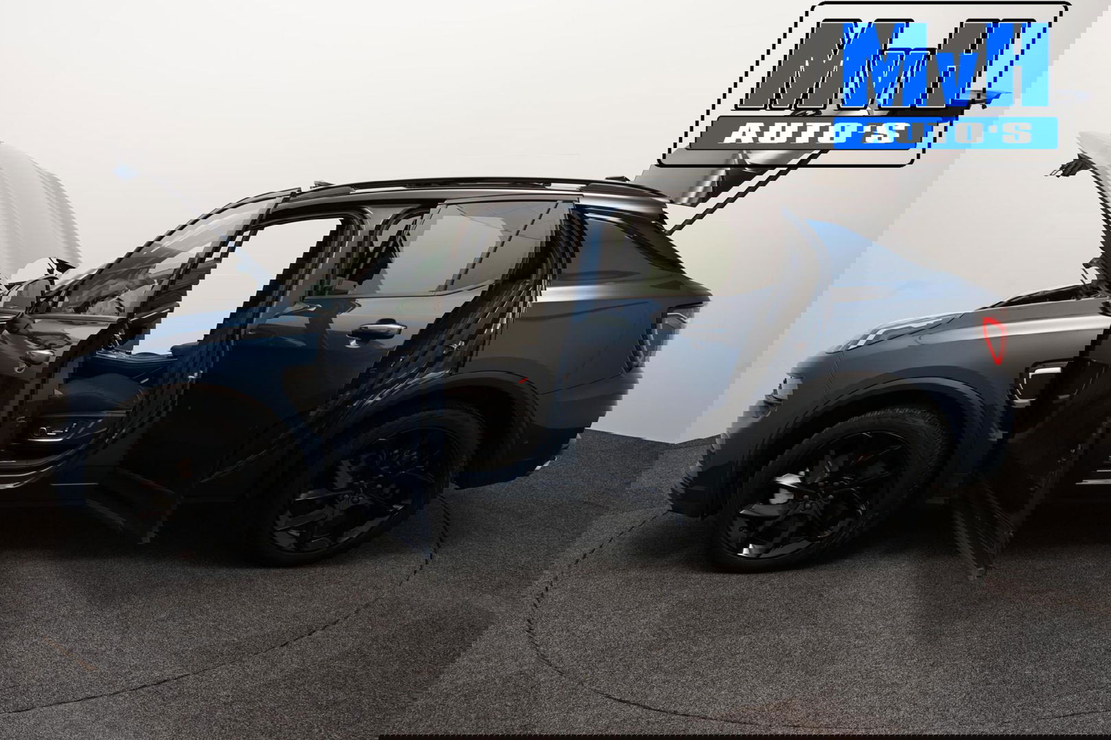 Lynk & Co 01 1.5 Hybride|FULL BLACK XL|ZWARTE.HEMEL|TREKH|NAP