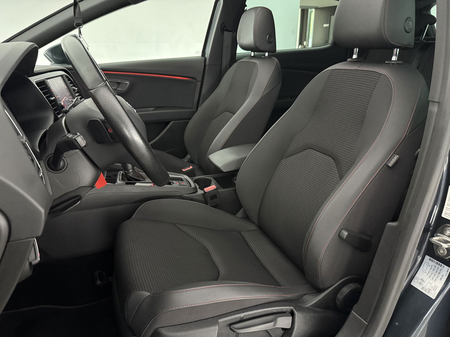 SEAT Leon 2.0 191PK TSI FR | Pano | Sfeerverl. | Virtual | Carplay | Camera | Stoelverw. | Navi | Cruise