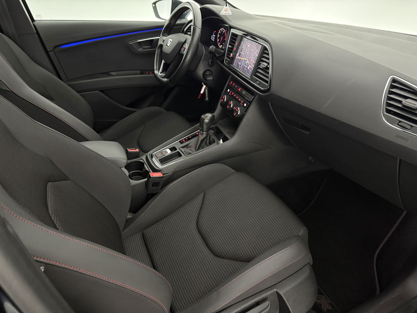 SEAT Leon 2.0 191PK TSI FR | Pano | Sfeerverl. | Virtual | Carplay | Camera | Stoelverw. | Navi | Cruise