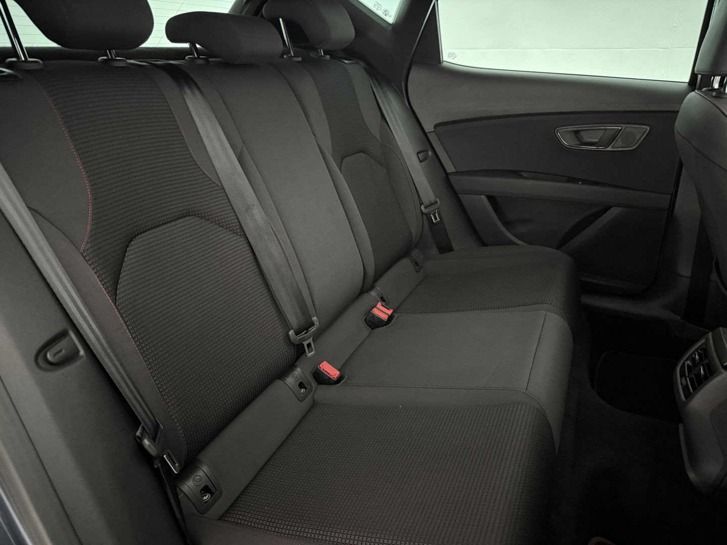 SEAT Leon 2.0 191PK TSI FR | Pano | Sfeerverl. | Virtual | Carplay | Camera | Stoelverw. | Navi | Cruise