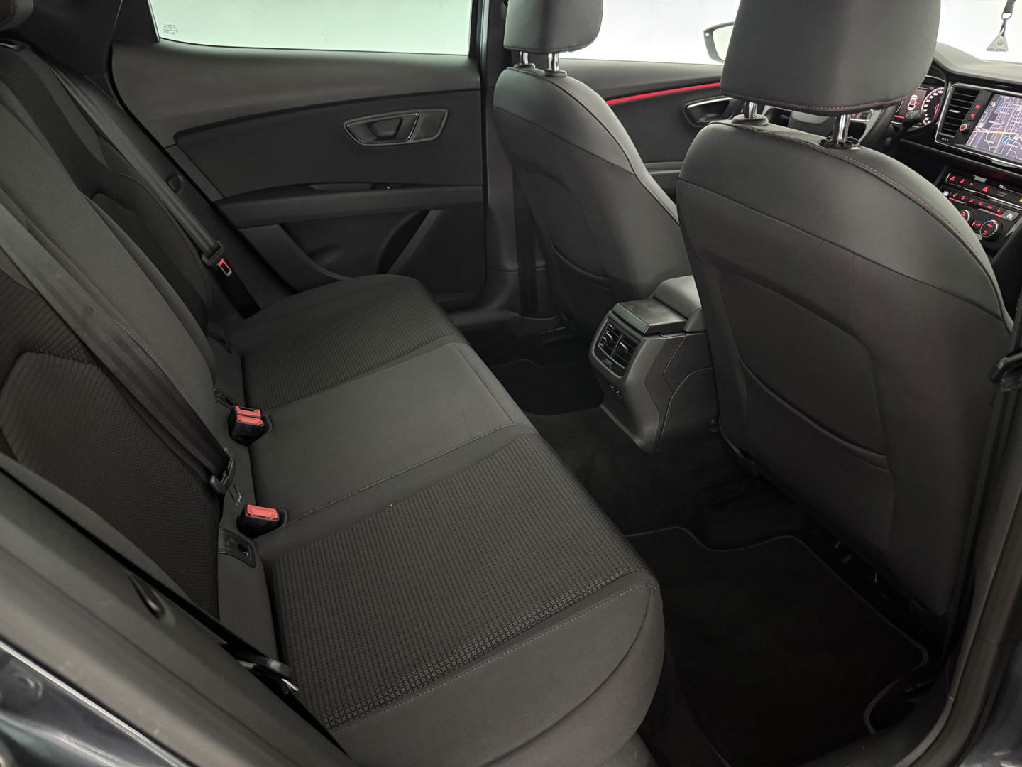 SEAT Leon 2.0 191PK TSI FR | Pano | Sfeerverl. | Virtual | Carplay | Camera | Stoelverw. | Navi | Cruise