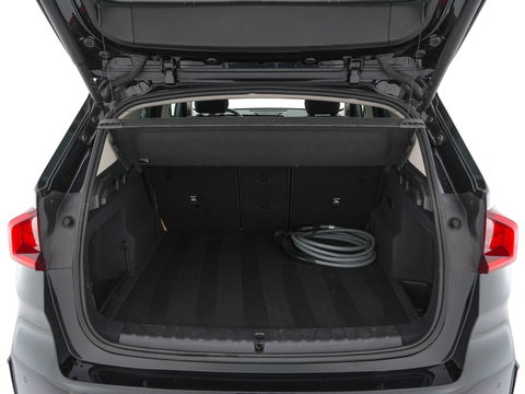 BMW iX1 xDrive30 Launch Edition 67 kWh [ 3-Fase-11kW ] {SOH-100%} (INCL-BTW) Aut. *FULL-LED | DIGI-COCKPIT | DAB+ | NAVI-FULLMAP | PRIVACYGLASS | COMFORTSEATS | ECC | PDC | CRUISE | 18''ALU*