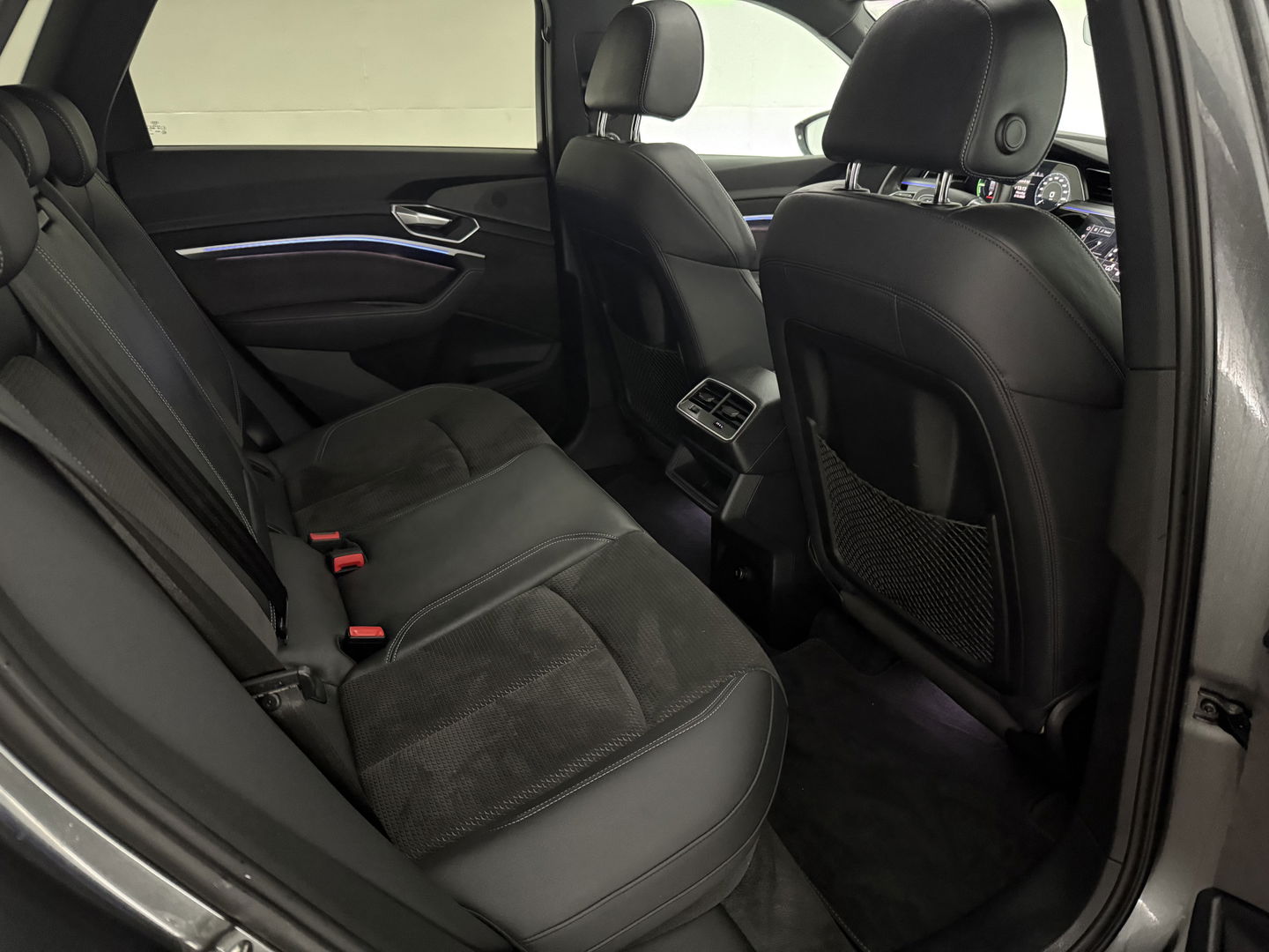 Audi e-tron 55 Quattro S-line 408PK 95 kWh | SOH 86% | Snelladen | Pano | Memory | Sfeer | 360° | Trekh. | Virtual | Carplay | NAP