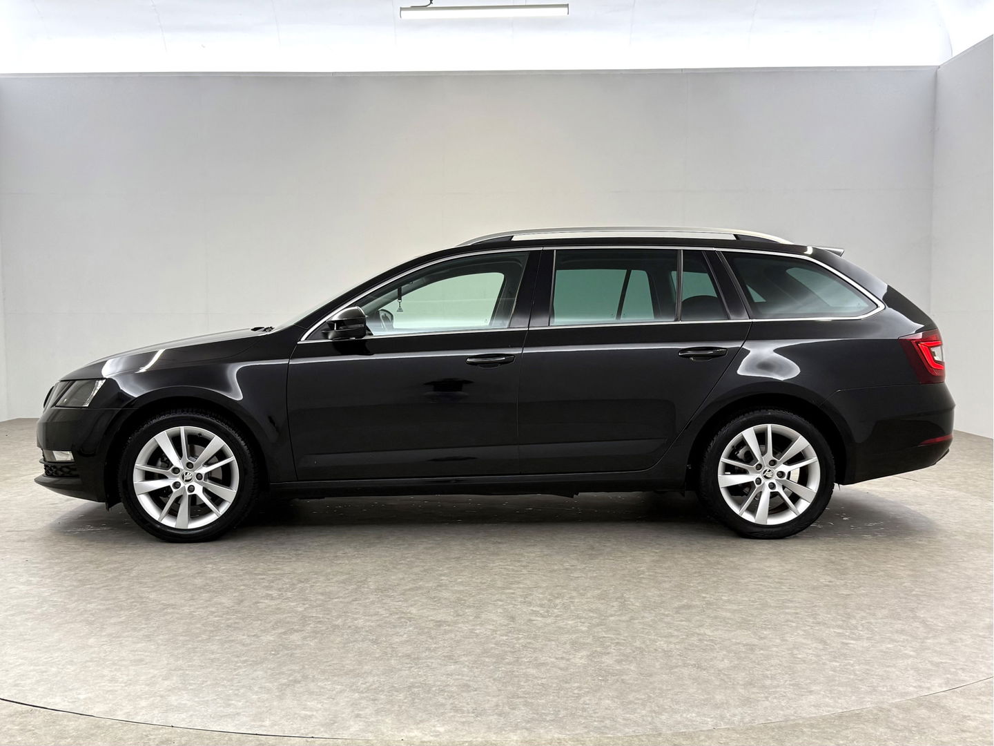 Škoda Octavia 1.0 TSI | Carplay | Trekhaak | Stoelverw. | Cruise | Parkeersens.