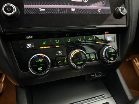 Škoda Octavia 1.0 TSI | Carplay | Trekhaak | Stoelverw. | Cruise | Parkeersens.