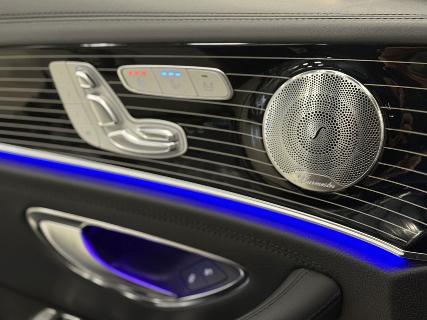 Mercedes-Benz E-Klasse Estate 400 334PK V6T 4Matic / Designo / alcantara / Burmester / 360°