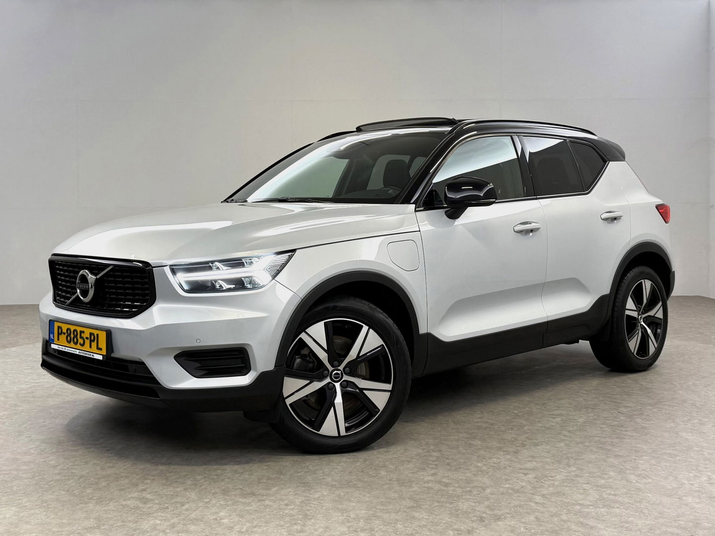 Volvo XC40 1.5 T5 Recharge R-Design | SOH 90% | Pano | H/K | Memory | Stoel/Stuurverw. | Camera | Virtual | Carplay