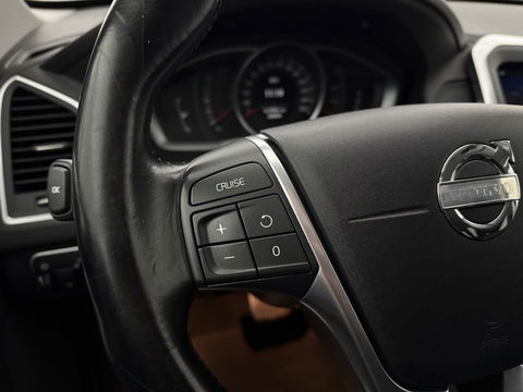 Volvo XC60 2.0 D4 FWD R-Design | Camera | Clima | Cruise | Trekh. | Stoelverw. | Navigatie