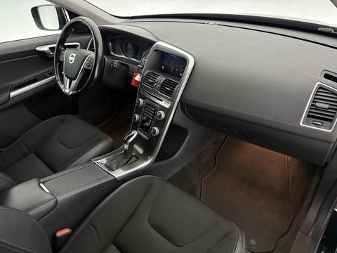 Volvo XC60 2.0 D4 FWD R-Design | Camera | Clima | Cruise | Trekh. | Stoelverw. | Navigatie
