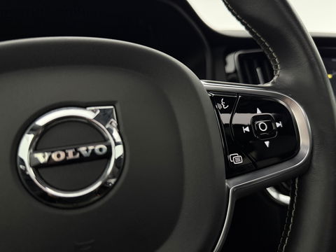 Volvo V60 2.0 T4 R-Design | Pano | Virtual | Memory | Stoelverw. | Camera | Carplay | Cruise | NAP