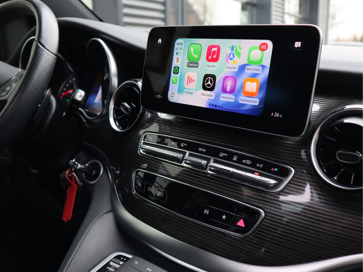 Mercedes-Benz EQV 300 90 kWh SoH 95,7 % L2 - 7 Peroons - Vol Opties - Pano - Leder