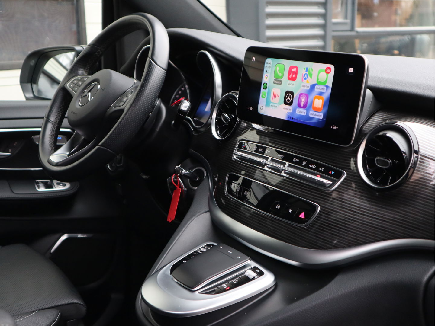 Mercedes-Benz EQV 300 90 kWh SoH 95,7 % L2 - 7 Peroons - Vol Opties - Pano - Leder