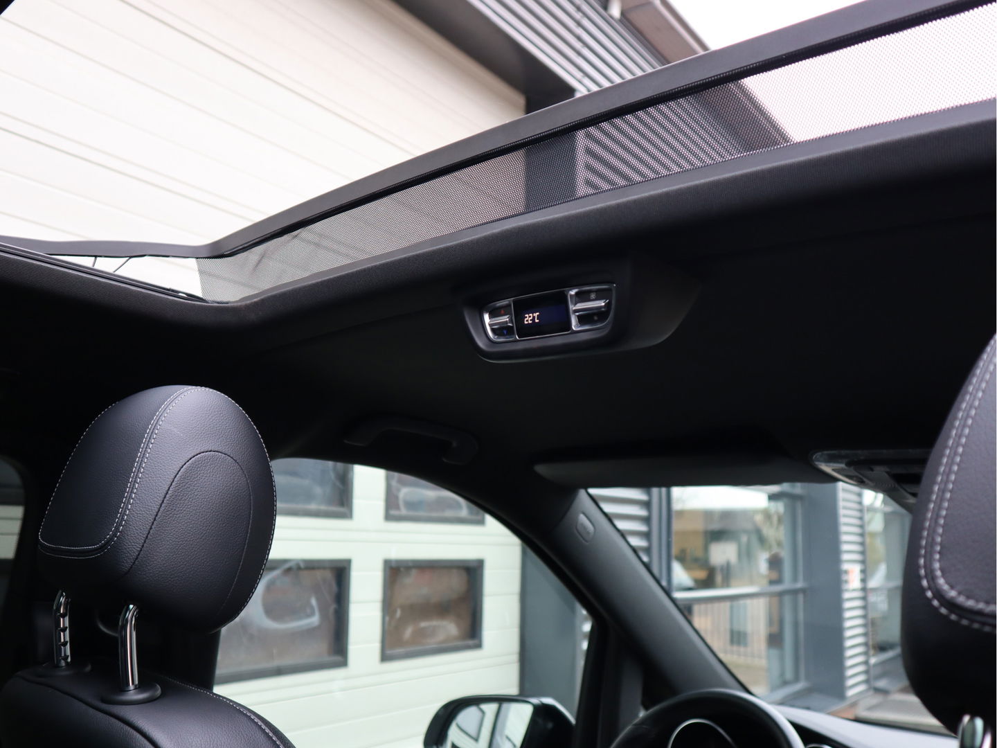 Mercedes-Benz EQV 300 90 kWh SoH 95,7 % L2 - 7 Peroons - Vol Opties - Pano - Leder