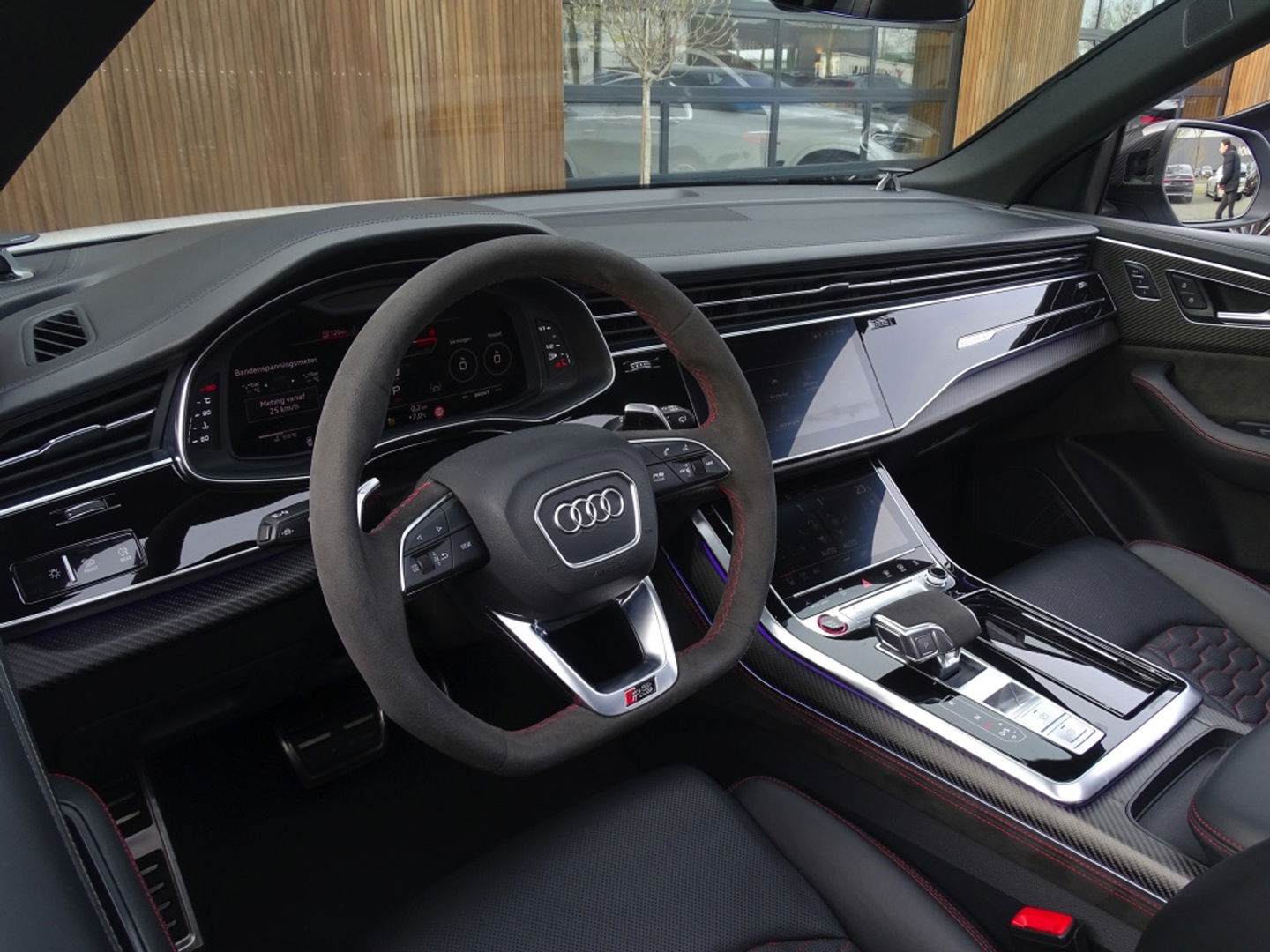Audi Q8 4.0 TFSI V8T 601PK RS Q8 q. / carbon / ceramic brakes / B&O