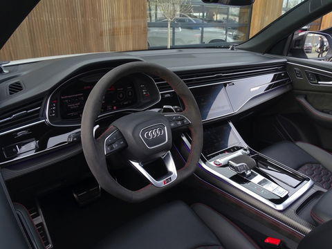 Audi Q8 4.0 TFSI V8T 601PK RS Q8 q. / carbon / ceramic brakes / B&O