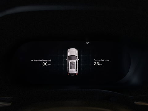Volvo XC60 T6 341K AWD Recharge Plug-In Hybrid / R- Design / LED