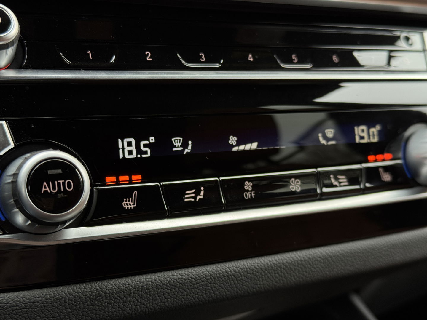 BMW iX3 High Executive 80 kWh | SOH 96,8 % | Panoramadak | Apple Carplay | Keyless | Sfeerverlichting | HUD | BLIS | Navigatie | Cruise Control |