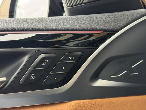 BMW iX3 High Executive 80 kWh | SOH 96,8 % | Panoramadak | Apple Carplay | Keyless | Sfeerverlichting | HUD | BLIS | Navigatie | Cruise Control |