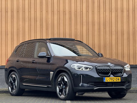 BMW iX3 High Executive 80 kWh | SOH 96,8 % | Panoramadak | Apple Carplay | Keyless | Sfeerverlichting | HUD | BLIS | Navigatie | Cruise Control |