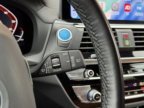 BMW iX3 High Executive 80 kWh | SOH 96,8 % | Panoramadak | Apple Carplay | Keyless | Sfeerverlichting | HUD | BLIS | Navigatie | Cruise Control |