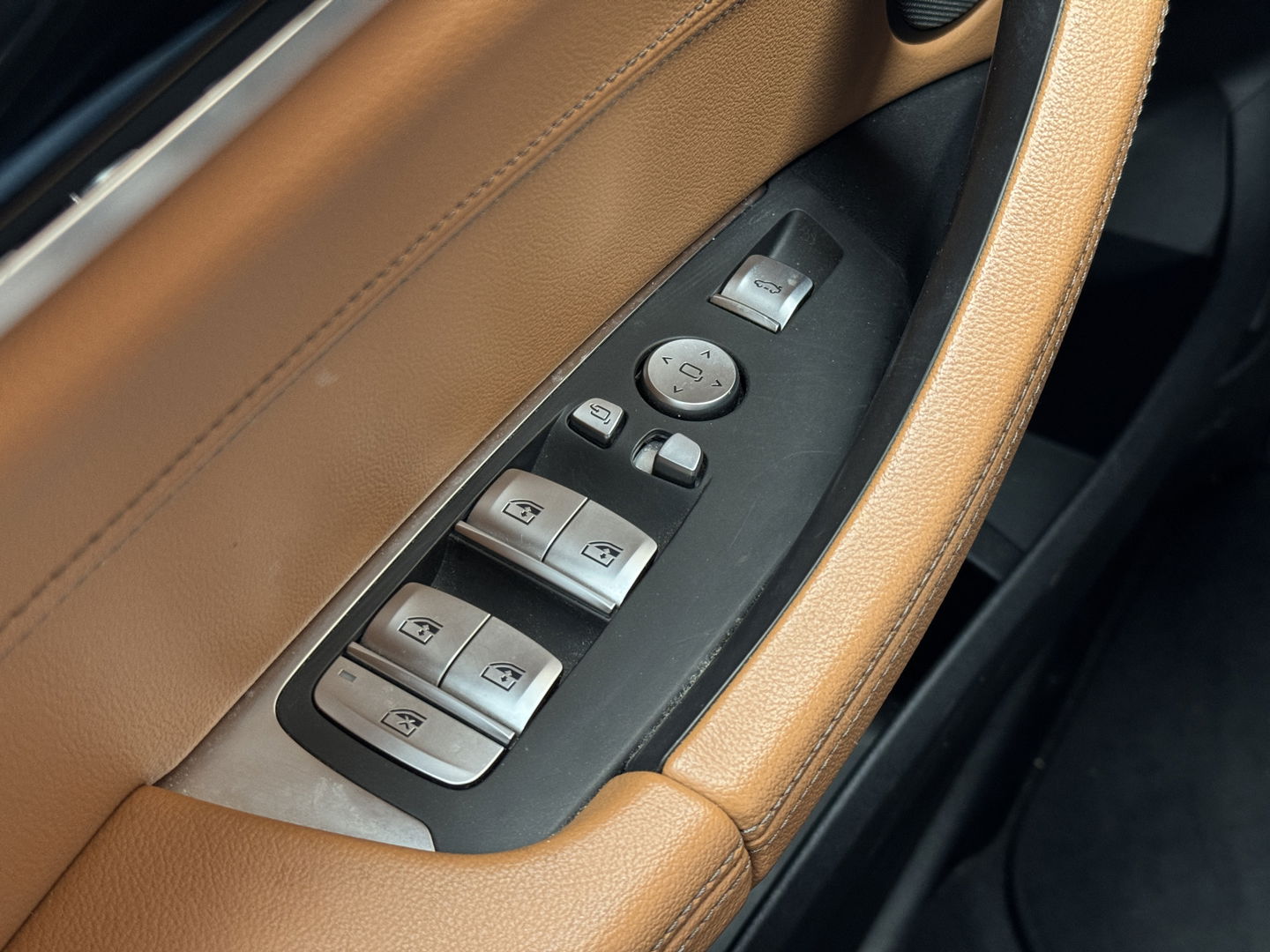 BMW iX3 High Executive 80 kWh | SOH 96,8 % | Panoramadak | Apple Carplay | Keyless | Sfeerverlichting | HUD | BLIS | Navigatie | Cruise Control |