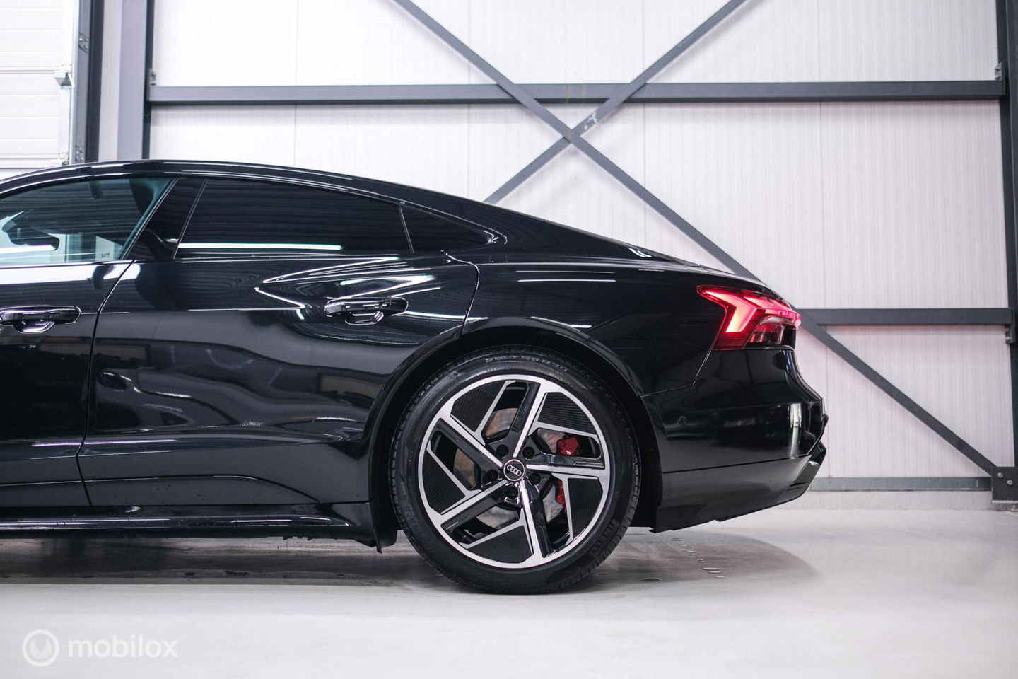 Audi e-tron GT 93 kWh 476 pk | B&O | Carbid Brakes | Stoelventilatie | Adaptive | HUD | S line | 360 cam | BTW auto | Dealer onderhouden | Rijk