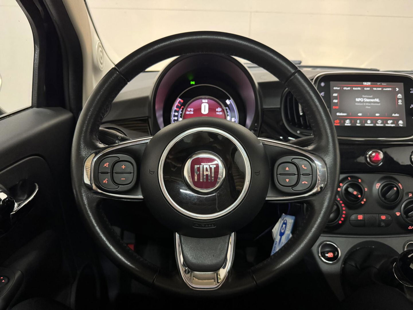 Fiat 500 1.2 Lounge Pano Navi Cruise CarPlay PDC NAP