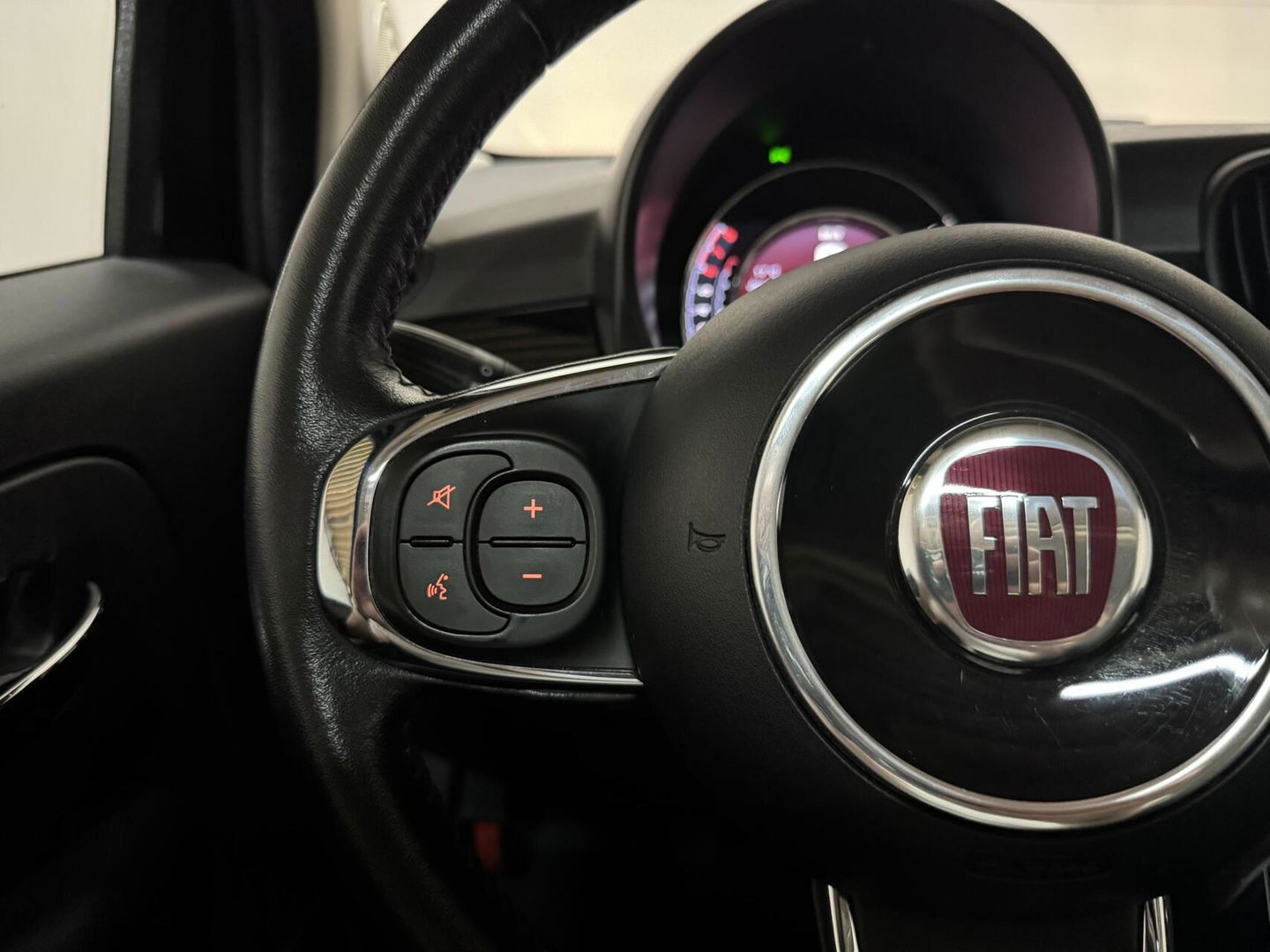 Fiat 500 1.2 Lounge Pano Navi Cruise CarPlay PDC NAP