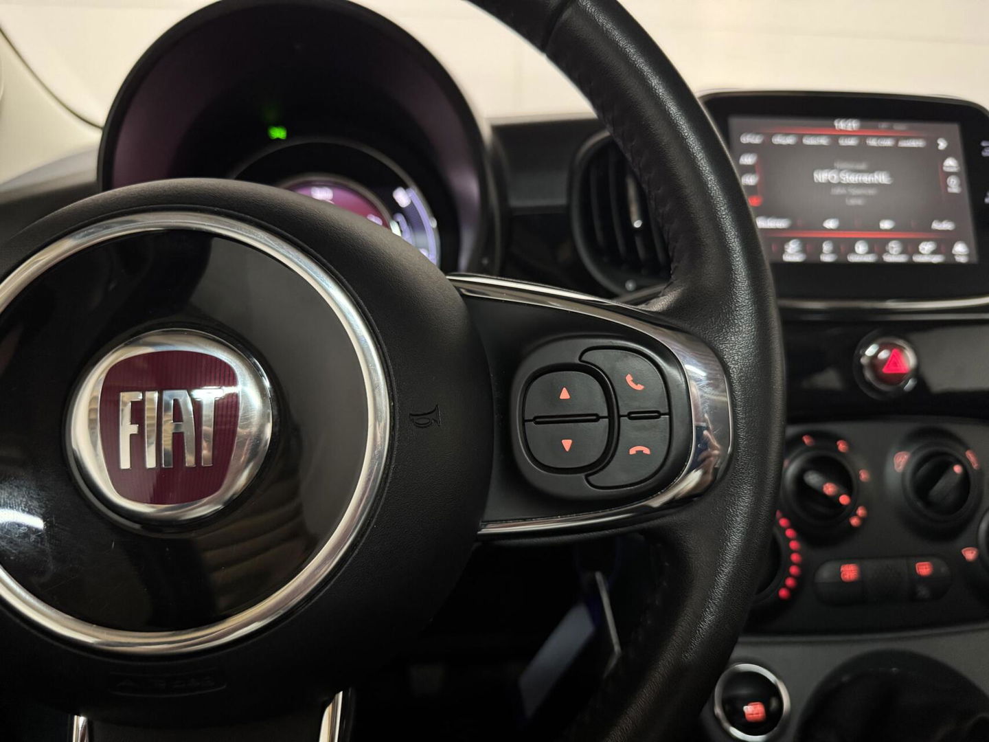 Fiat 500 1.2 Lounge Pano Navi Cruise CarPlay PDC NAP