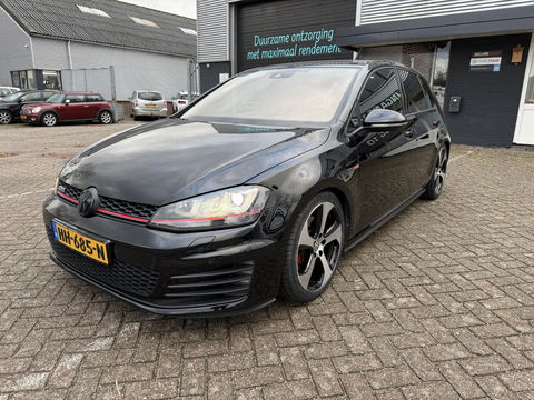 Volkswagen Golf 2.0 TSI GTI