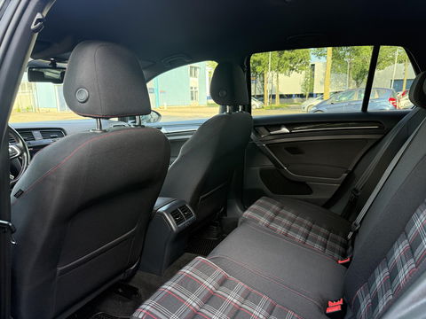 Volkswagen Golf 2.0 TSI GTI