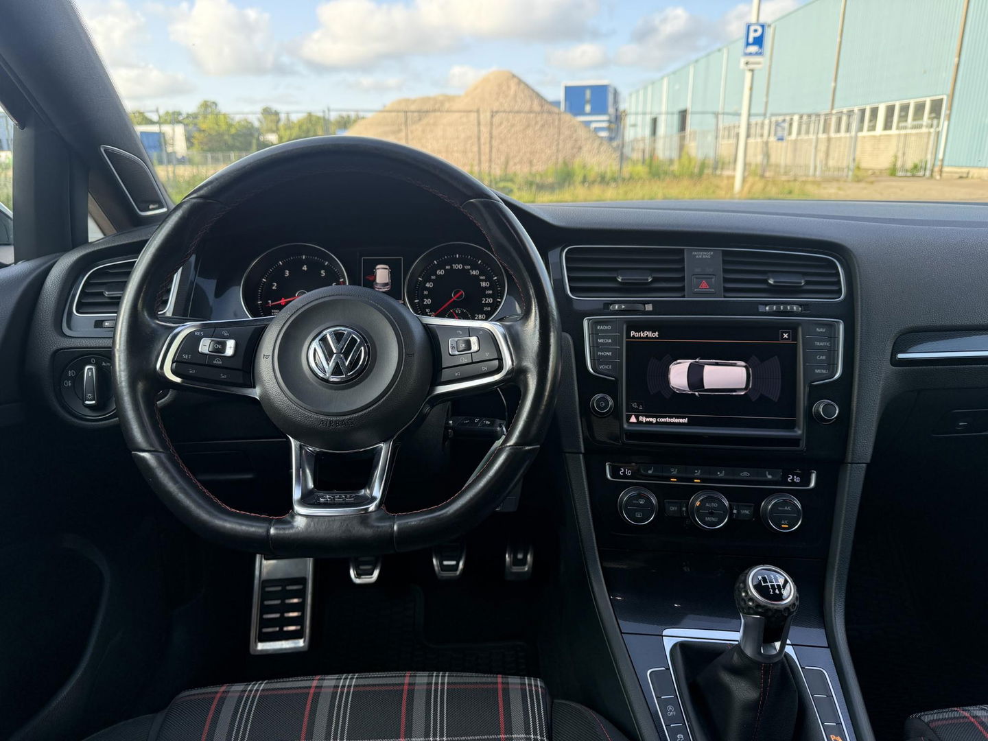 Volkswagen Golf 2.0 TSI GTI