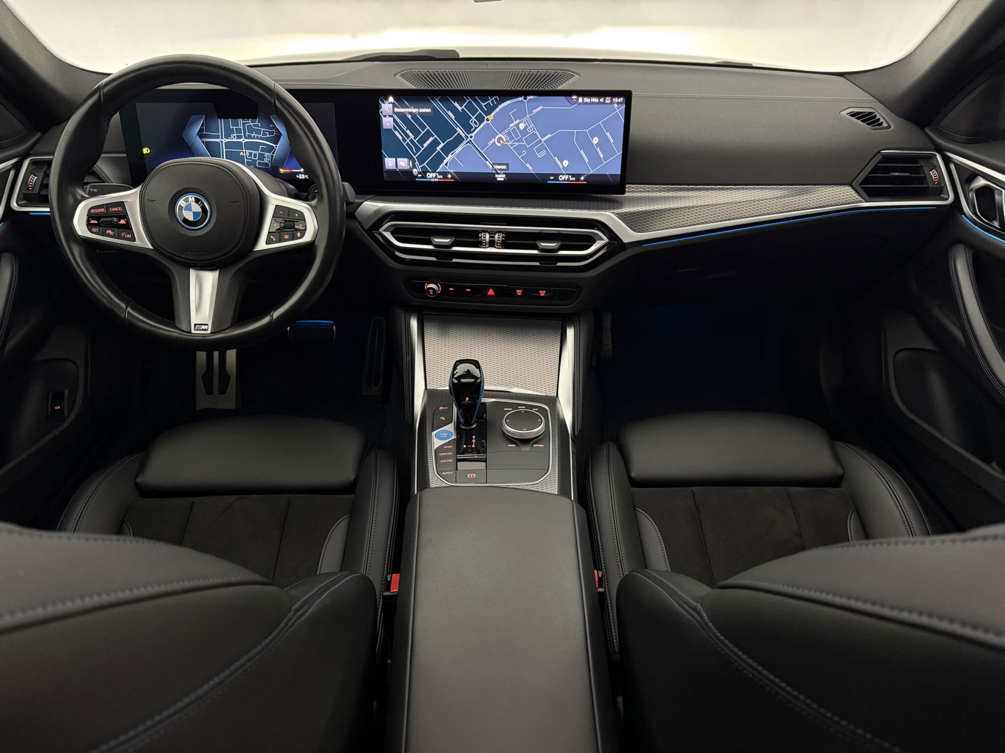BMW i4 eDrive40 84 kWh M-Sport | SOH 94% | Snelladen | Pano | BMW Laser | Widescreen | Virtual | Adap. Cruise | Sfeer | Carplay | Camera | Stoelverw.
