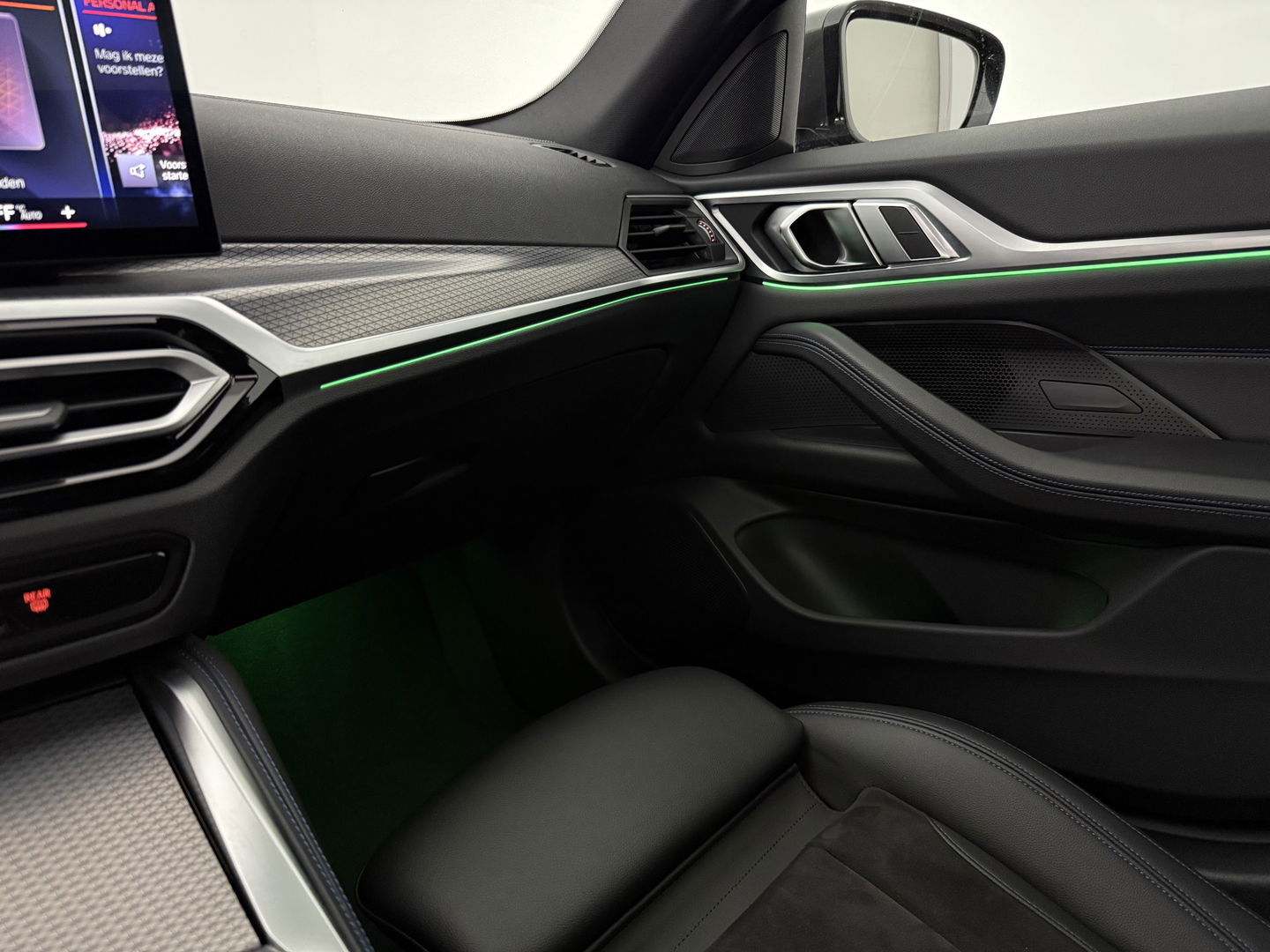 BMW i4 eDrive40 84 kWh M-Sport | SOH 94% | Snelladen | Pano | BMW Laser | Widescreen | Virtual | Adap. Cruise | Sfeer | Carplay | Camera | Stoelverw.