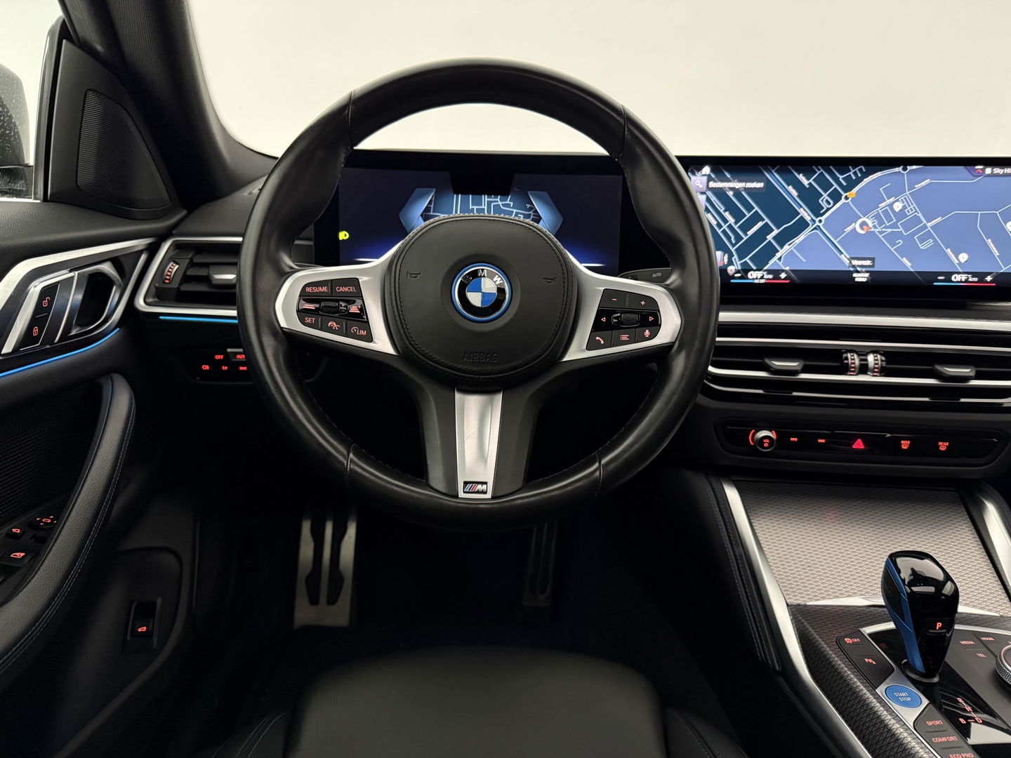 BMW i4 eDrive40 84 kWh M-Sport | SOH 94% | Snelladen | Pano | BMW Laser | Widescreen | Virtual | Adap. Cruise | Sfeer | Carplay | Camera | Stoelverw.