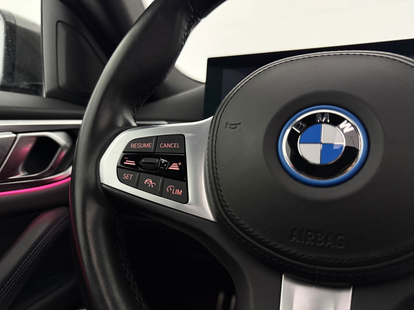 BMW i4 eDrive40 84 kWh M-Sport | SOH 94% | Snelladen | Pano | BMW Laser | Widescreen | Virtual | Adap. Cruise | Sfeer | Carplay | Camera | Stoelverw.