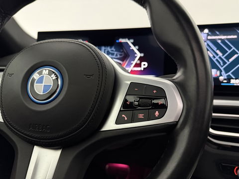 BMW i4 eDrive40 84 kWh M-Sport | SOH 94% | Snelladen | Pano | BMW Laser | Widescreen | Virtual | Adap. Cruise | Sfeer | Carplay | Camera | Stoelverw.