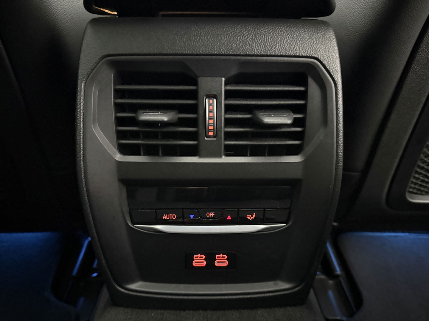 BMW i4 eDrive40 84 kWh M-Sport | SOH 94% | Snelladen | Pano | BMW Laser | Widescreen | Virtual | Adap. Cruise | Sfeer | Carplay | Camera | Stoelverw.