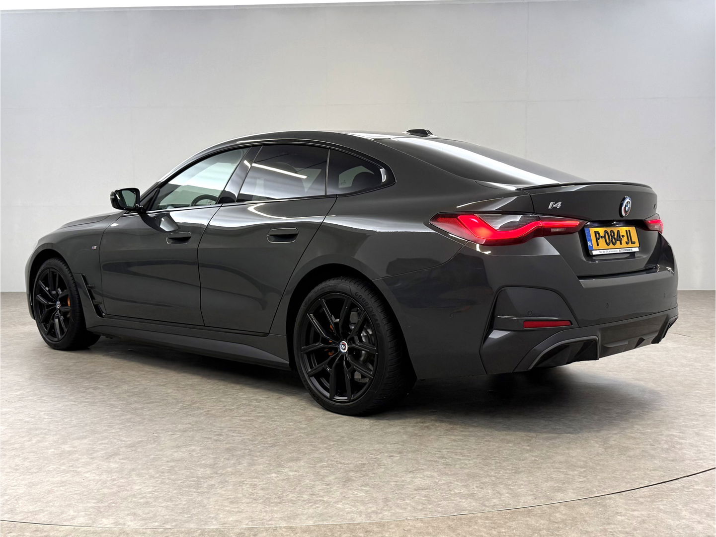 BMW i4 eDrive40 84 kWh M-Sport | SOH 94% | Snelladen | Pano | BMW Laser | Widescreen | Virtual | Adap. Cruise | Sfeer | Carplay | Camera | Stoelverw.