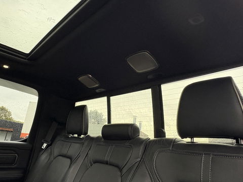 Dodge Ram Pick-Up 1500 5.7 V8 4x4 Crew Cab 5'7 Limited | Klep in Uitlaat | GROOT SCHERM | DIEP BLAUW | GEWELDIGE VOLLE UITVOERING