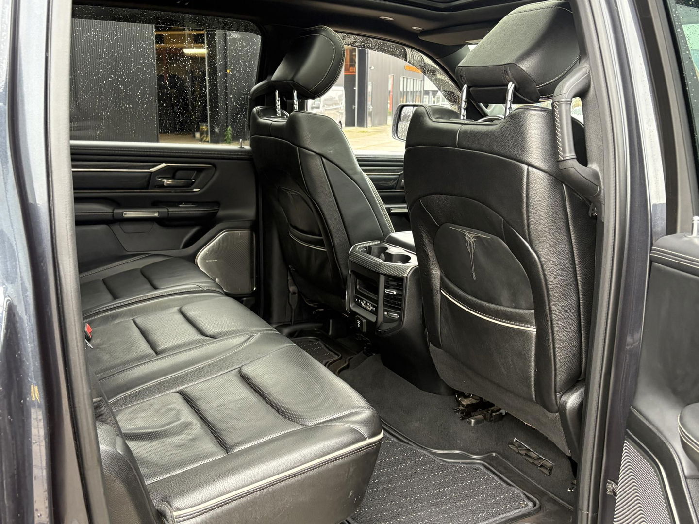 Dodge Ram Pick-Up 1500 5.7 V8 4x4 Crew Cab 5'7 Limited | Klep in Uitlaat | GROOT SCHERM | DIEP BLAUW | GEWELDIGE VOLLE UITVOERING