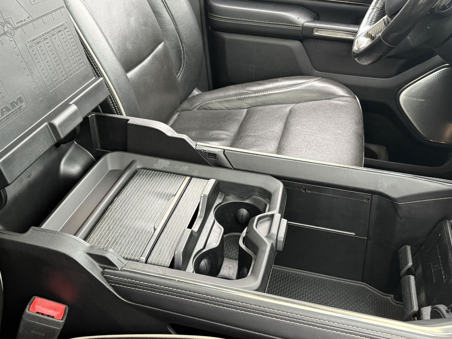 Dodge Ram Pick-Up 1500 5.7 V8 4x4 Crew Cab 5'7 Limited | Klep in Uitlaat | GROOT SCHERM | DIEP BLAUW | GEWELDIGE VOLLE UITVOERING