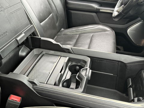 Dodge Ram Pick-Up 1500 5.7 V8 4x4 Crew Cab 5'7 Limited | Klep in Uitlaat | GROOT SCHERM | DIEP BLAUW | GEWELDIGE VOLLE UITVOERING