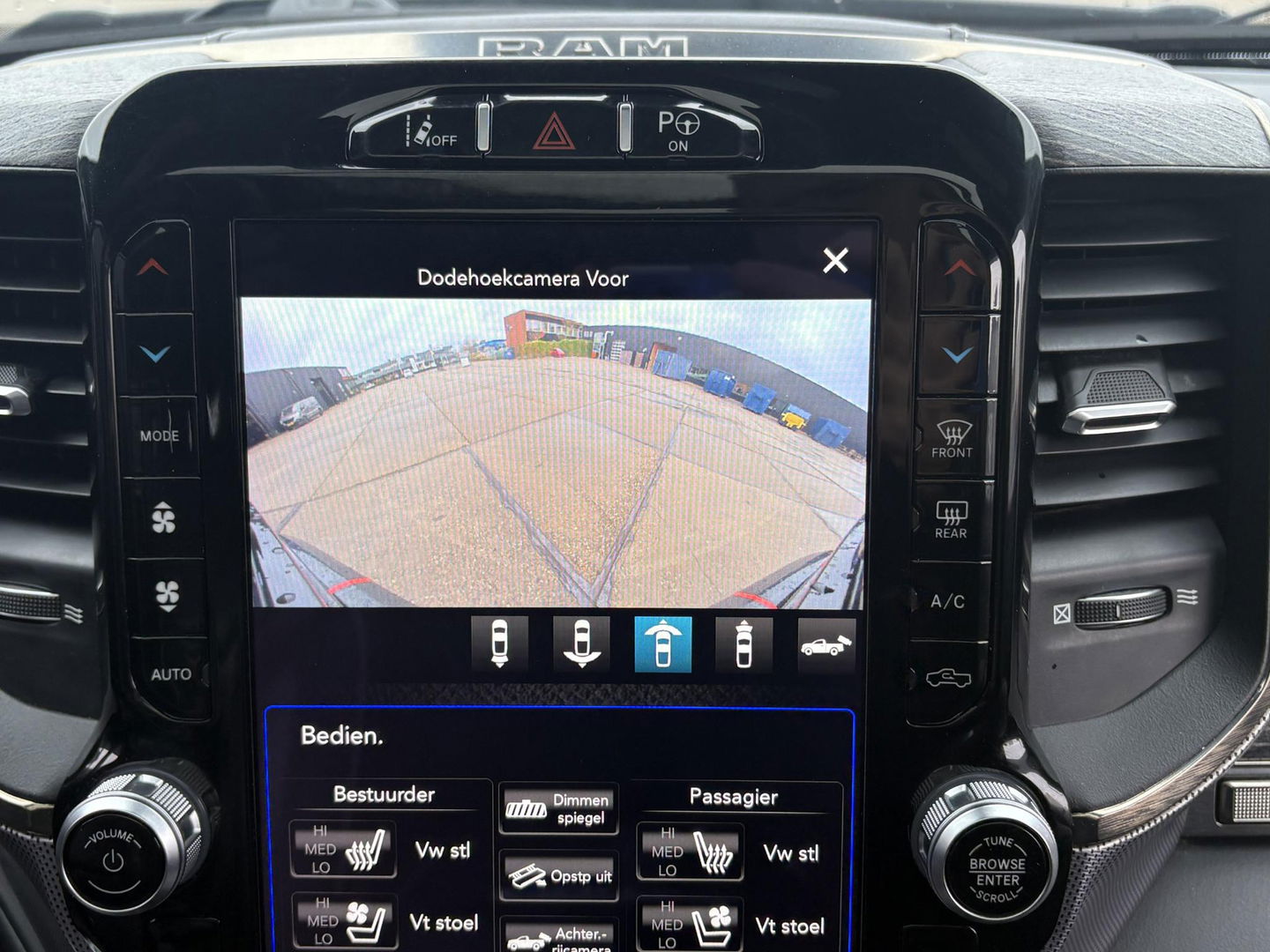 Dodge Ram Pick-Up 1500 5.7 V8 4x4 Crew Cab 5'7 Limited | Klep in Uitlaat | GROOT SCHERM | DIEP BLAUW | GEWELDIGE VOLLE UITVOERING