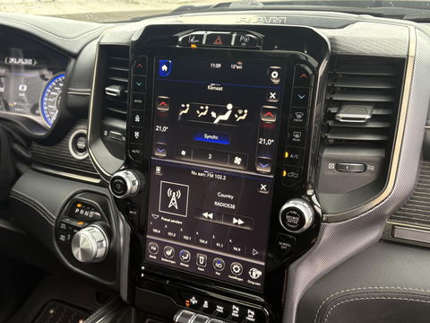 Dodge Ram Pick-Up 1500 5.7 V8 4x4 Crew Cab 5'7 Limited | Klep in Uitlaat | GROOT SCHERM | DIEP BLAUW | GEWELDIGE VOLLE UITVOERING