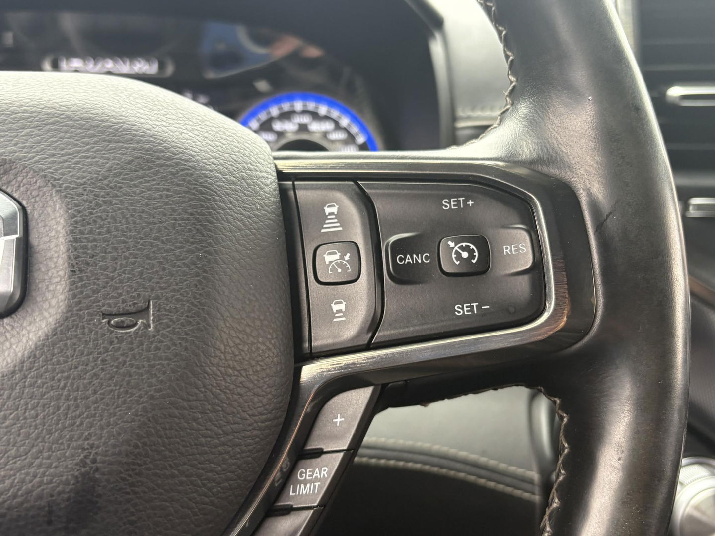 Dodge Ram Pick-Up 1500 5.7 V8 4x4 Crew Cab 5'7 Limited | Klep in Uitlaat | GROOT SCHERM | DIEP BLAUW | GEWELDIGE VOLLE UITVOERING