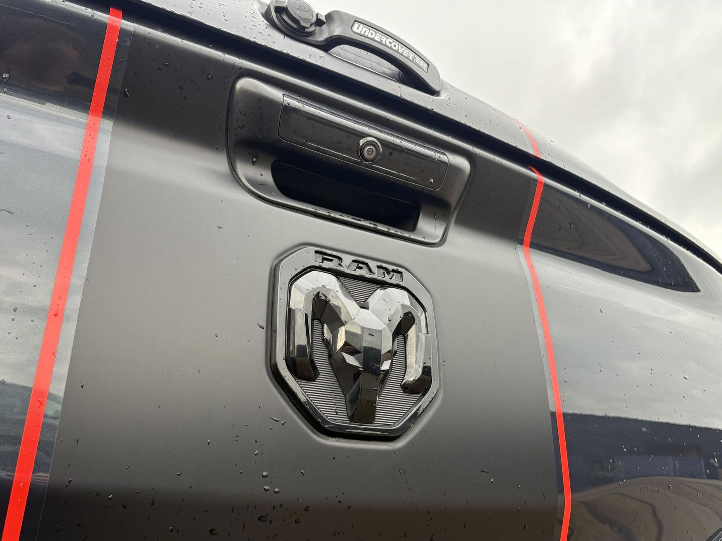 Dodge Ram Pick-Up 1500 5.7 V8 4x4 Crew Cab 5'7 Limited | Klep in Uitlaat | GROOT SCHERM | DIEP BLAUW | GEWELDIGE VOLLE UITVOERING