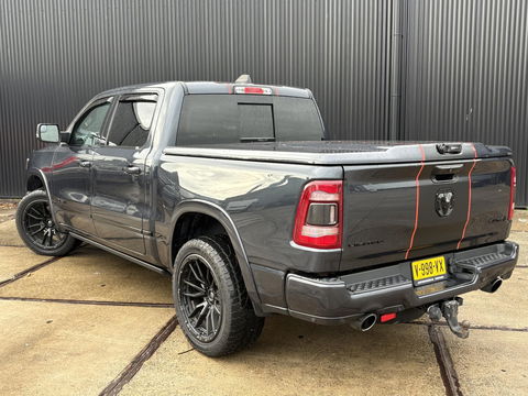 Dodge Ram Pick-Up 1500 5.7 V8 4x4 Crew Cab 5'7 Limited | Klep in Uitlaat | GROOT SCHERM | DIEP BLAUW | GEWELDIGE VOLLE UITVOERING