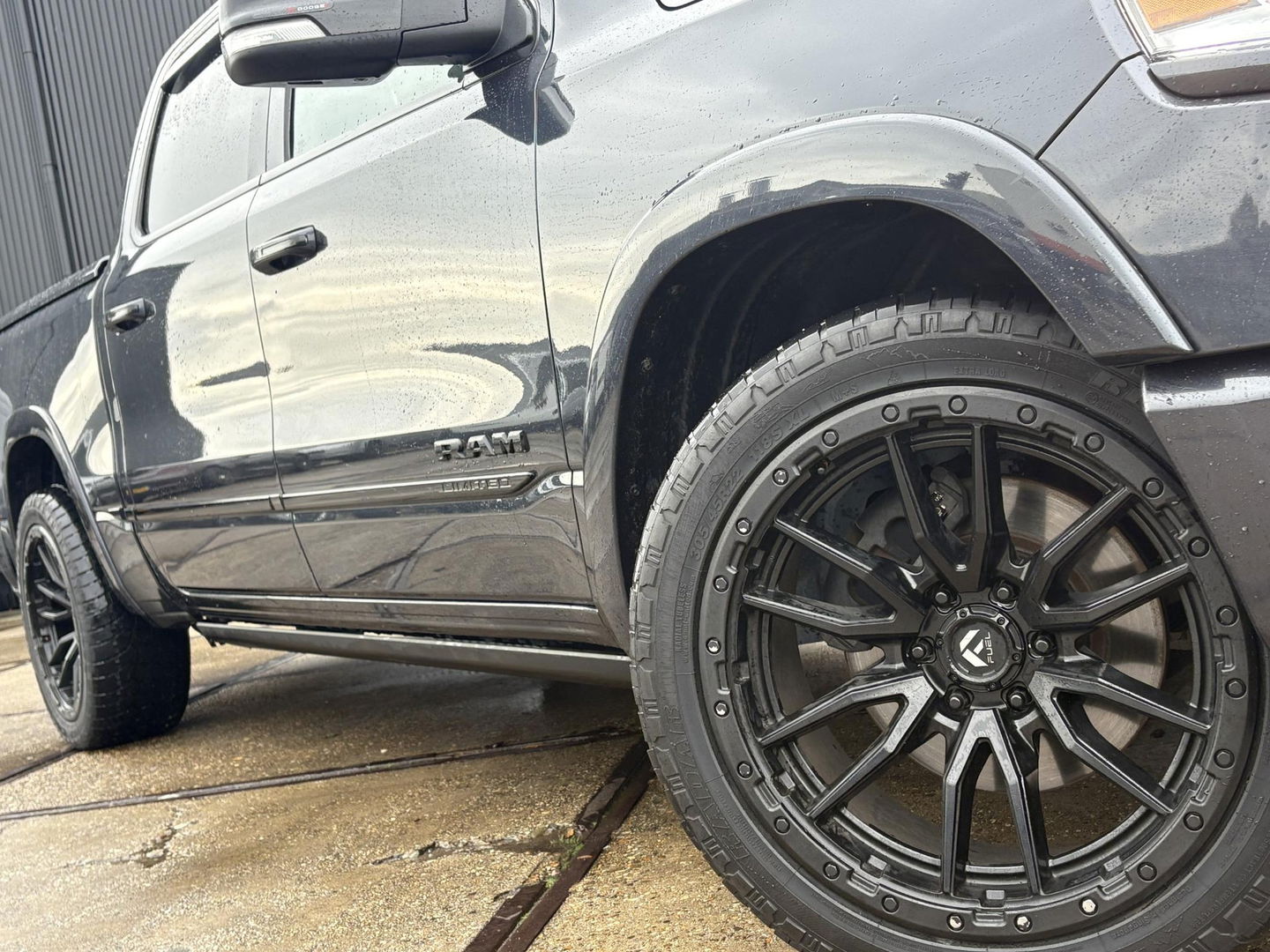 Dodge Ram Pick-Up 1500 5.7 V8 4x4 Crew Cab 5'7 Limited | Klep in Uitlaat | GROOT SCHERM | DIEP BLAUW | GEWELDIGE VOLLE UITVOERING